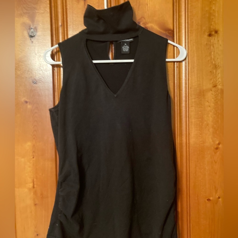 Size says X-Large but fits like a Medium Women’s Dolcegfabuloso